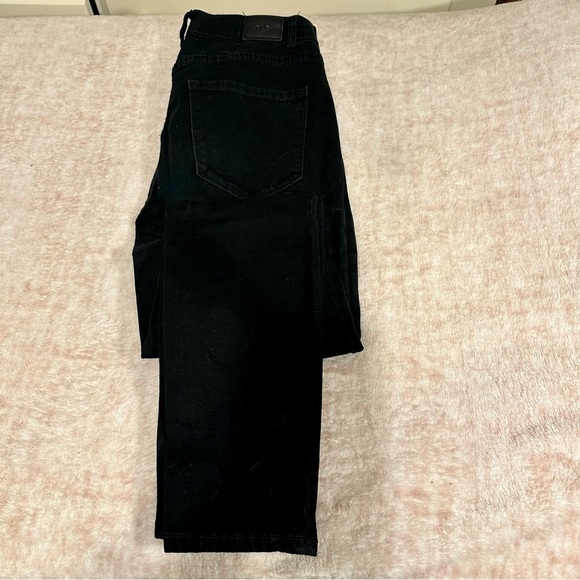 BDJ Jeans
Black High rise twig ankle 
29 w 29 L - Picture 6 of 7